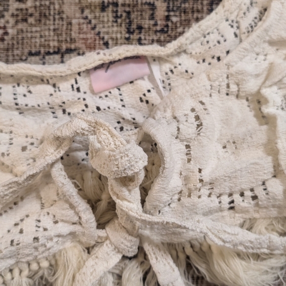 Out from Under Cropped Boho Top Medium Cream Festival Beach Top Urban Outfitters - Picture 3 of 5